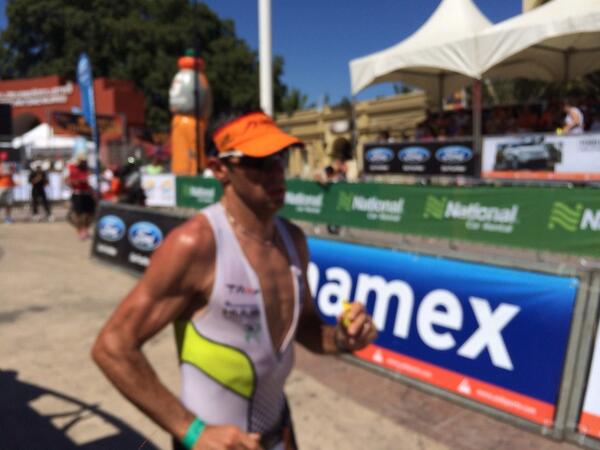 Domenico Passuello lotta per il podio all'Ironman Los Cabos 2014