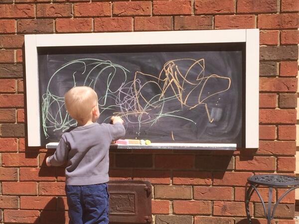 JTGMMM's tweet photo. Wow great exterior chalkboard mounted with @ScotchProducts brand extreme fasteners available @HomeDepot @cal_callahan http://t.co/pJNcJYcZRV