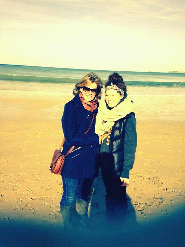 Harri_ab2's tweet photo. Happy mothers day mum love you lots 😘 http://t.co/1NnvXowbsY