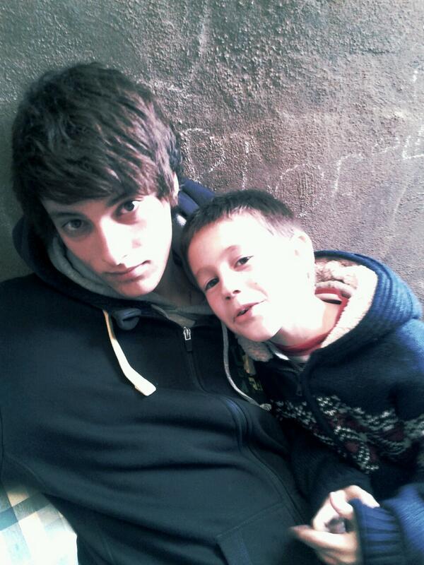 carlabonache's tweet photo. Els dos xics més guapos i als que més estime del món :) http://t.co/aheNZ7Do5G