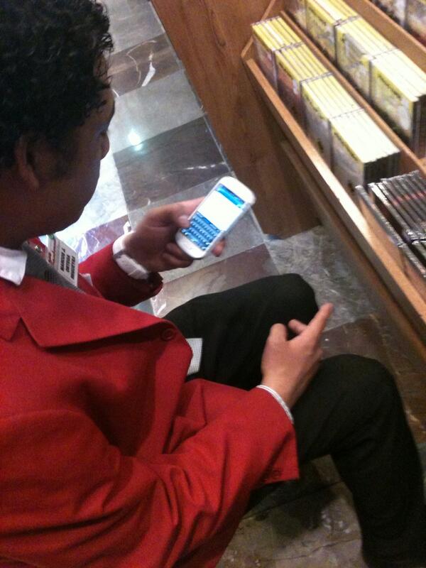 snpacmx's tweet photo. Asi trabajan los empleados de @solosanborns que bonitos muchachitos @GPerisur http://t.co/YqFc4rPLuC