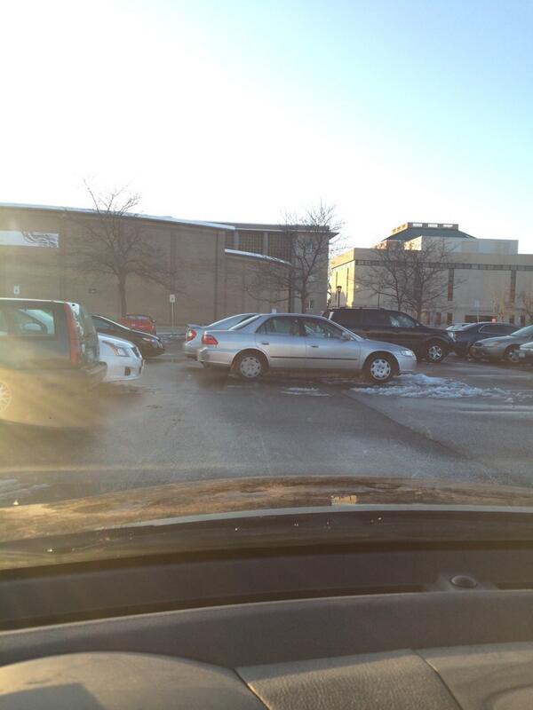 dromezzz's tweet photo. So...nice park job? @UBprobz http://t.co/zM24XheDvH