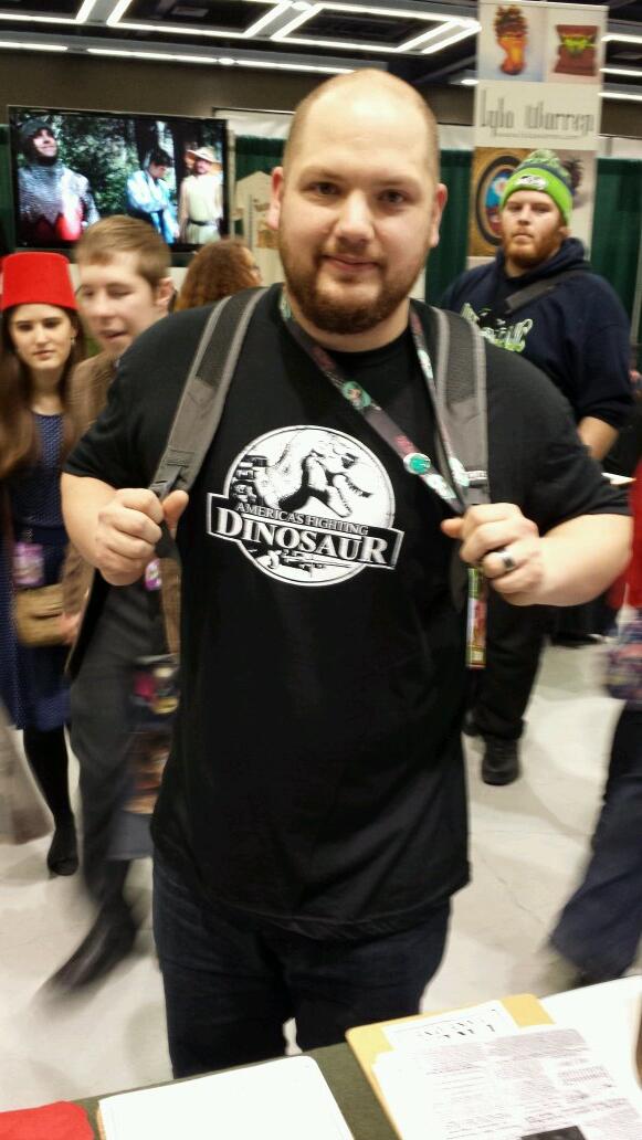 LittleSammy1944's tweet photo. This guy bought a shirt on Sat, wore to Sun's @emeraldcitycon to buy our red shirt! Meeting new Troops is the best! http://t.co/TxufbGv5oC