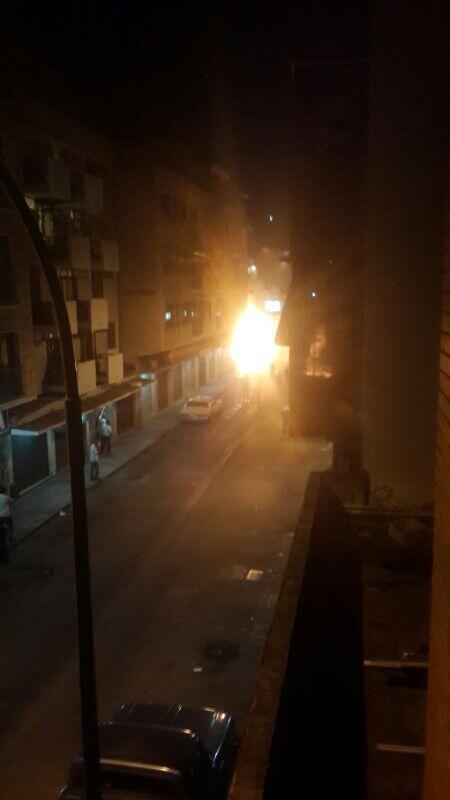 Incendian ballena de la GNB en la calle Uslar Pietri con Paez #Chacao 7:47pm #30M