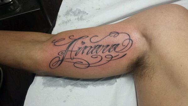 Juande tattoo on X: "Tatuaje nombre en el biceps #juandetattoo #perlanegratattoo http://t.co/dKOBUExxfZ" / X