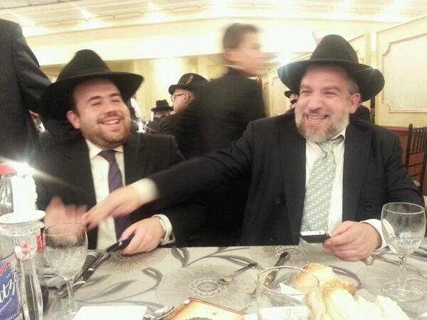 SeagateNews's tweet photo. Stop Tweeting @askbooboo and @CohenYehuda and listen to Rabbi Sklarsz 's Speech http://t.co/BX3LPjzJrP