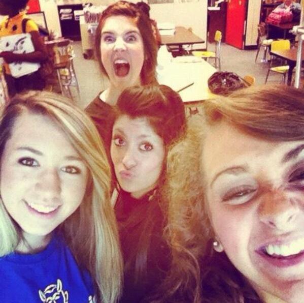 nppena's tweet photo. freshman year 😥 @hopayyy11 @Miranda_Duckett @jesseannebybee http://t.co/kklg7JWS2O