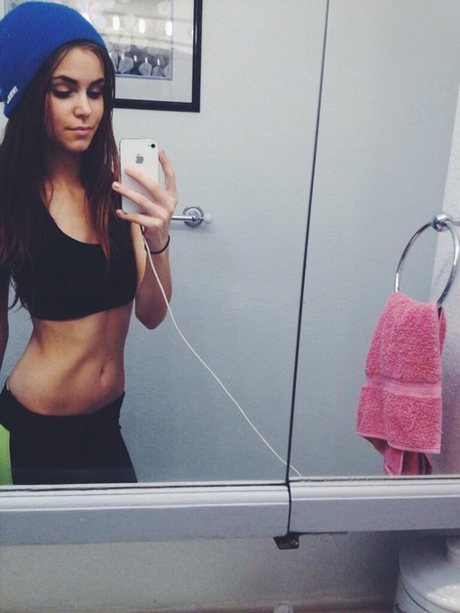 Watch Amberleigh West's leaked NSFW photo on TwXstars