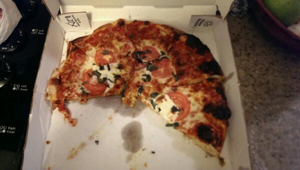 Burnt pizza blues... #guiseppus #pismobeach #pizzadelivery