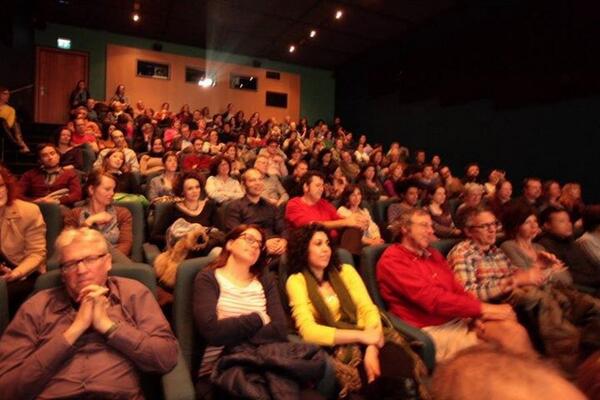 MarcosCabota's tweet photo. Otro fantástico año como invitando en el @festiberico en Delft, Holanda. Gracias por reír con "24 Horas con Lucía". http://t.co/HHIhfoVght
