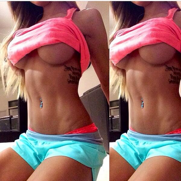 SHOWGIRLwebcams's tweet photo. Chat with your fave model to go http://t.co/hUlpUwIMbF http://t.co/jHr2iDoQVK
