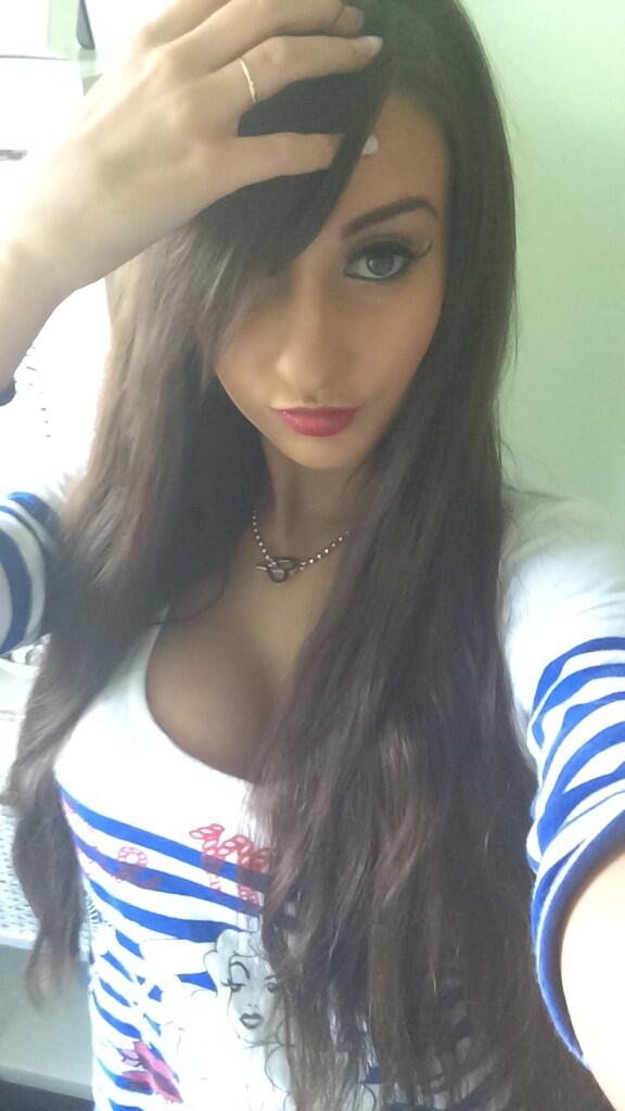 REALSophieBow's tweet image. @nuts_official #NutsMagicMonday ❤️