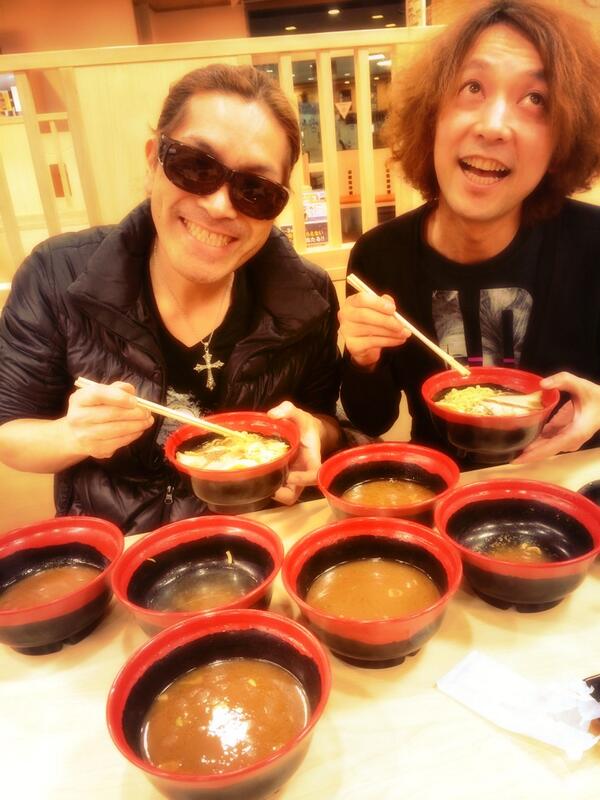 Rolly 寺西一雄 本人 くら寿司にて Rolly Glimrockers ラーメンズ 4 7 月 下北沢garden 12 土 名古屋ell Fitsall 13 日 大阪南堀江knave チケット絶賛発売中 Http T Co Z7qulm7ql4 Http T Co Zs2pulayqz Rolly 寺西一雄 本人 くら寿司にて Rolly Glimrockers ラーメンズ 4 7 月 下北沢garden 12 土 名古屋ell Fitsall 13 日 大阪南堀江knave チケット絶賛発売中 Http T Co Z7qulm7ql4 Http T Co Zs2pulayqz