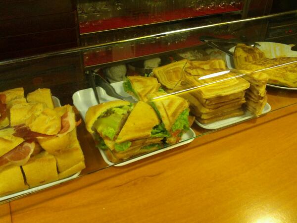 expressoleon's tweet photo. Al rico desayuno! http://t.co/dl3LF9Pran