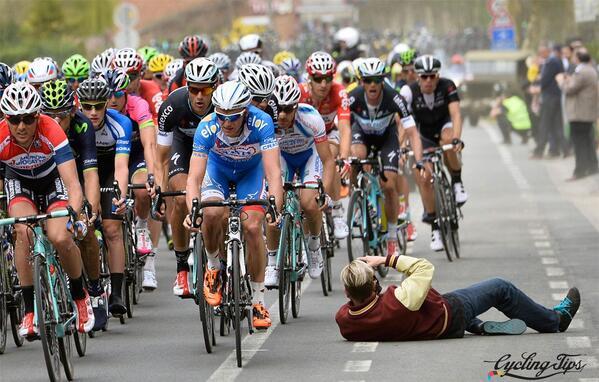 [Immagine: BkDEyFJCYAAOMam.jpg]