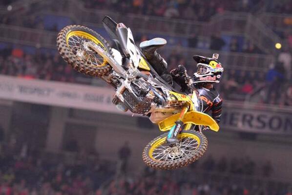 2strokesforlife's tweet photo. Catching up with the St Louis #Supercross - here's the highlights 

#Video >> http://t.co/CbGtvw5UBG http://t.co/kMCv4FVBz4