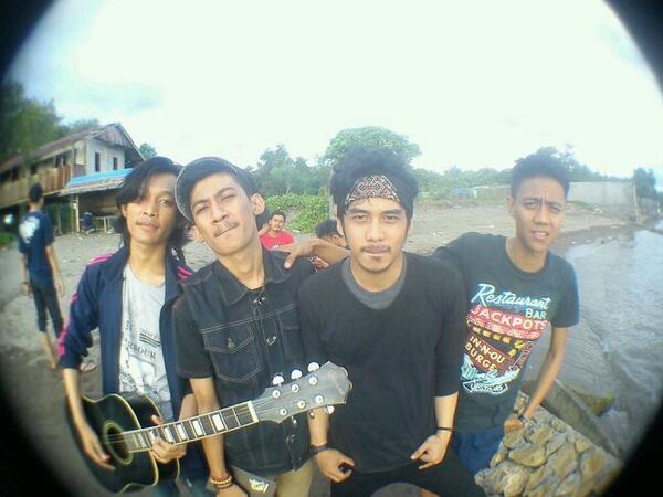 AVAprojct's tweet photo. RT@rachmatkhalifah: @AVAprojct rt"@reskiayuWS_: givergive: Yeah .. Weekend http://t.co/NHzp72DrwO”""