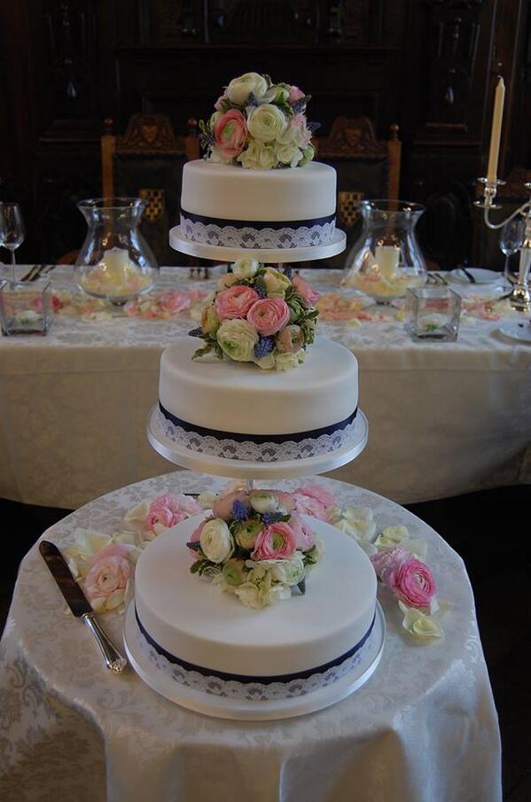 CarlasCakery's tweet photo. Congratulations to Gemma and Kevin who tied the knot on Saturday - here is their #cake x #weddings #weddingcake http://t.co/QBMKduc75A