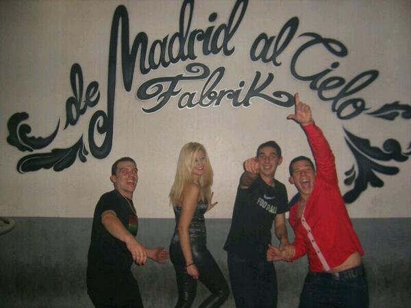 olivermirado's tweet photo. Sábado increíble en fabrik .valla fieston estoi deseando k llege el 30 pa volver jajajaja http://t.co/Fn0WgTzerC