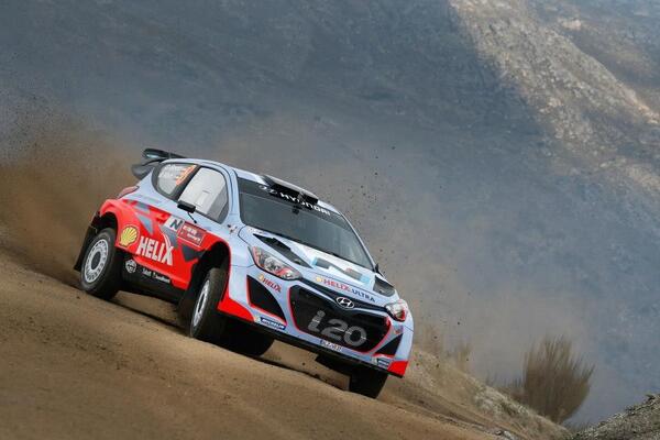 karina_rally's tweet photo. RT @HyundaiEsp: ¿Te perdiste el #FafeRallySprint? Te recopilamos las mejores imágenes. http://t.co/b0DTzVH0in