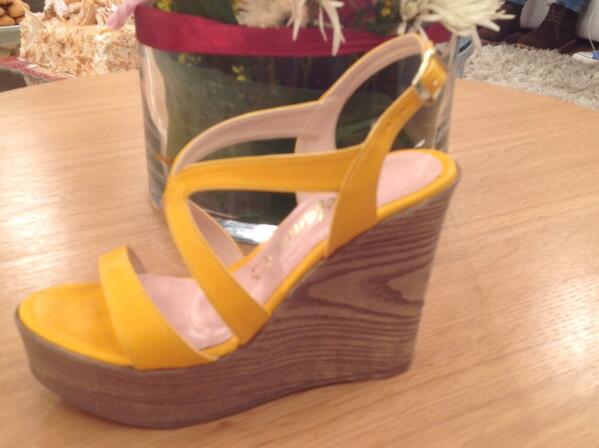 Καντε rt στην φωτο και μια απο εσας θα το κερδισει❤️