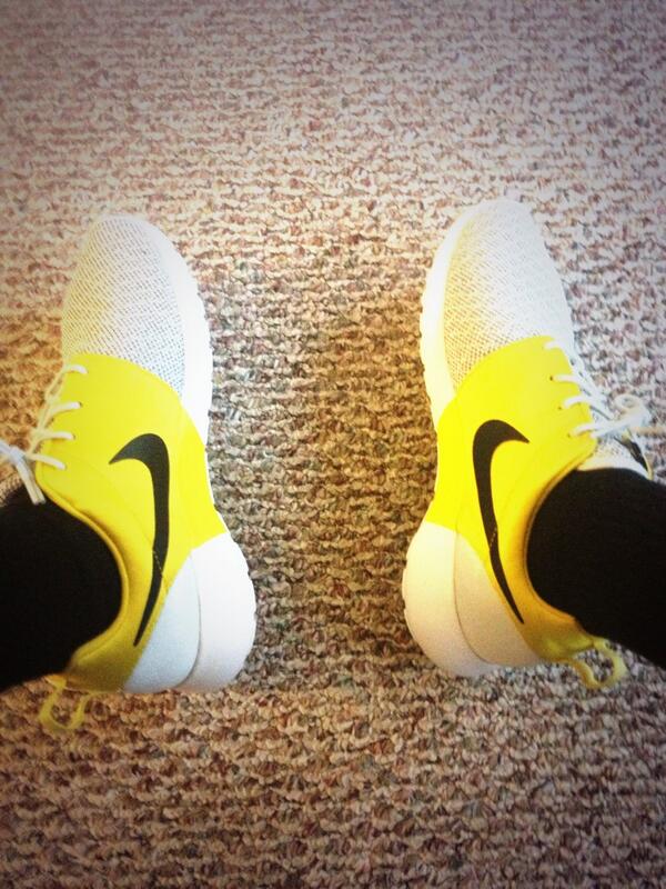 ColeBug22's tweet image. Game day cleats...#rosche