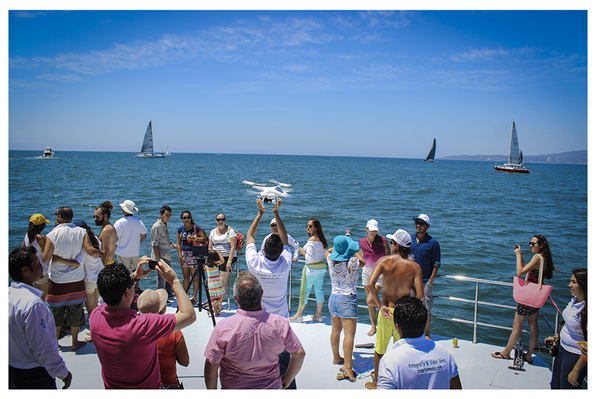 moihmx's tweet photo. Crew de @CrearteMedia en el ultimo día de competencia de la #RegataMexorc 2014 #PuertoVallarta. http://t.co/MgxT2ZSZql