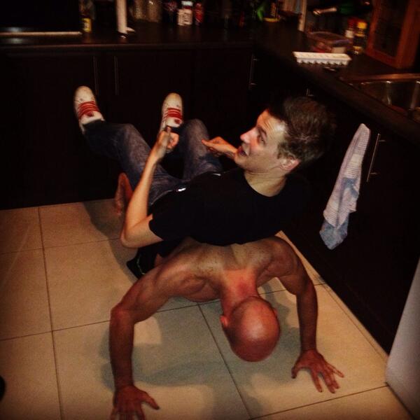 hfkeating's tweet photo. Hard work always pays off!! 10 M.I.N.E push ups! #virginactive #healthy #fitness #friends #ripped #challengeaccepted http://t.co/5nIvhxlByi