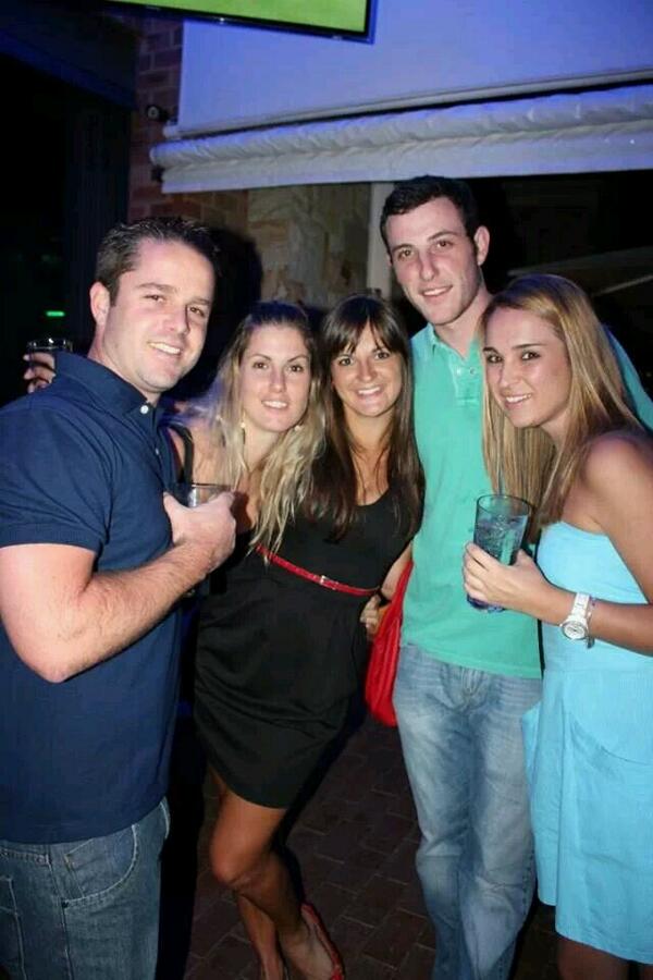 MarliB2's tweet photo. Great weekend with a couple of my favourites...#happy #family #besties #lovemylife http://t.co/j0TNk8wyuB