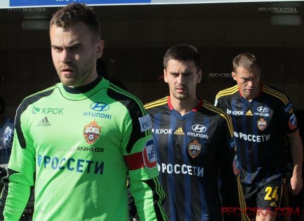 iakinfeev's tweet photo. Акинфеев, Фернандес, В. Березуцкий, Игнашевич, Щенников, Вернблум, Эльм, Дзагоев, Тошич, Муса, Думбия http://t.co/qgMhnrQZzT