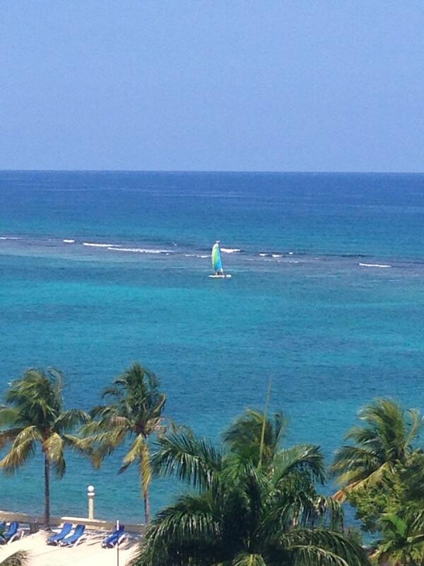 Dreed11Reed's tweet photo. Absolutely beautiful.  How does water get so blue http://t.co/raltz4WO5p