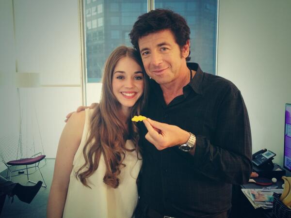 ThomasBLS's tweet photo. @MoorgaanC  @AliceIsaaz arrive dans qq instants sur le plateau ! #lesyeuxjaunesdescrocodiles #Backstage http://t.co/dKcm3npBoU" haha