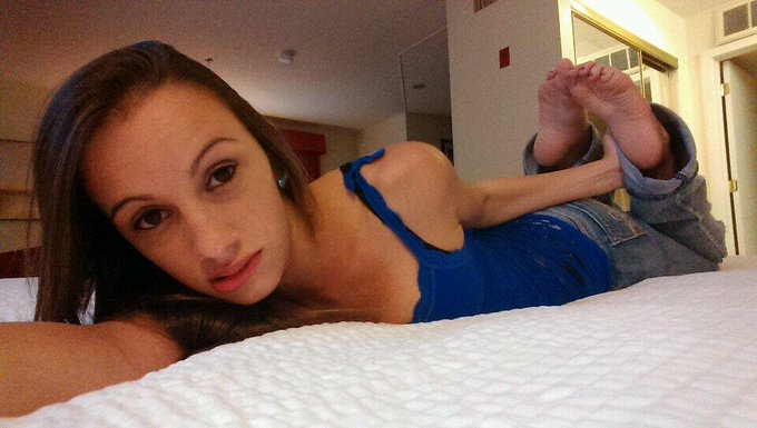 Feeling #slutty :) love the #feet? http://t.co/atZ5smMifh<a href="/tag/slutty"class="tags">#slutty</a><a href="/tag/feet"class="tags">#feet</a>