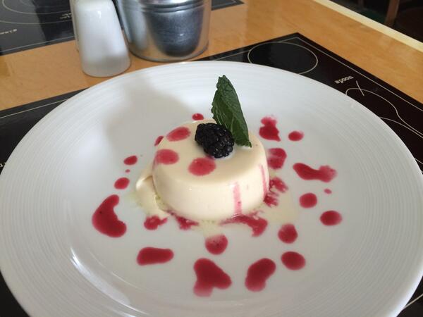 PantaleonesDen's tweet photo. This weeks feature, vanilla panna cotta with blackberries! http://t.co/Cud2f5hzgE