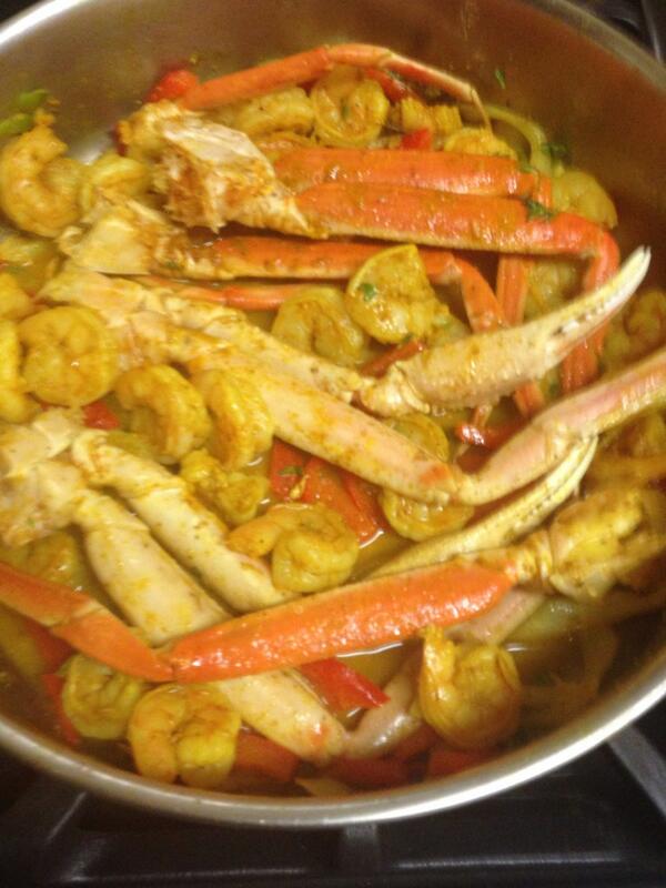 NiseePooh's tweet image. #CookingDinner 🍴Curry Shrimp &amp;amp; Crab Legs 😋😍