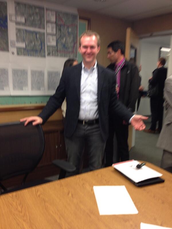LayneeJones's tweet image. Mayor McAdams in jeans and no tie!!