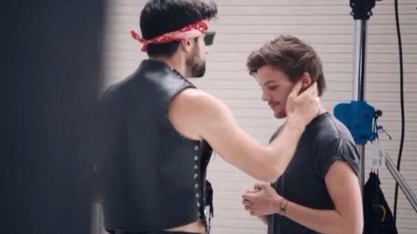 coylejcgdr's tweet photo. “@chelsiejcgdr: @coylejcgdr sei un nano, ew http://t.co/a13GTfiGmh” OMG OMG MA QUANTO SONO FIKO