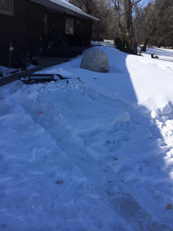 coltpralll's tweet photo. @the_ginge69 sweet fucking park job rock star, are ya missing part of your bumper? Hahahah http://t.co/mbrjSB2bZM