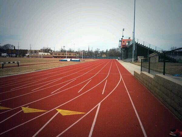 GreatLakesAth's tweet photo. Beautiful day for some MaxV work! #track #usatf http://t.co/fKNXgZZb3E