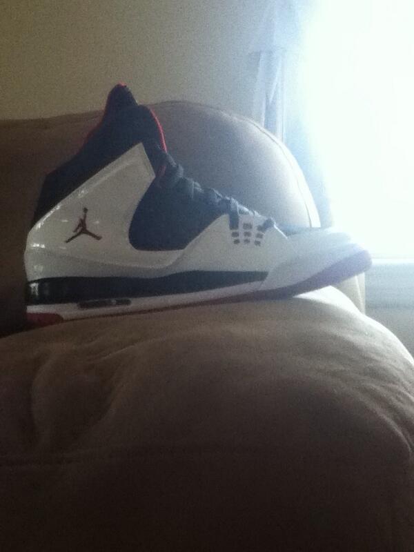 Bdawg2004's tweet photo. My new shoes http://t.co/RyU7OWEmC2
