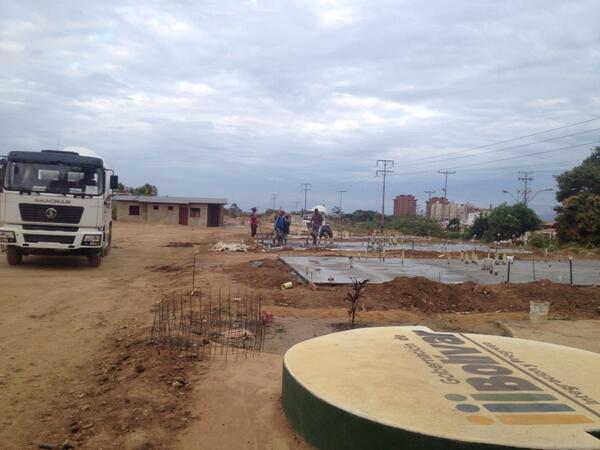 HectorHJimenez's tweet photo. Vaciado de Losa #villaMiranda avanza con la #GMVV A través de la #gestión @rangelgomez , http://t.co/HFphpbKubB