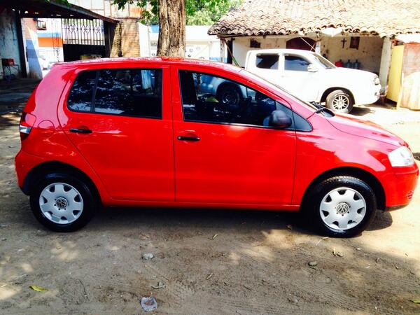 compraventasv's tweet photo. RT @OrlandoZamora7: Vendo Volkswagen Fox 2005 de agencia nitido y muy economico $ 4,300 negociable http://t.co/NN0lU8aw51