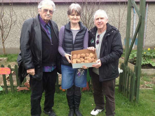 CCIFV1845's tweet photo. CCIFV Pete ST John and Michael Blanch presenting lumpers to Anne McCloskey, Principal of OLW School in Bluebell. http://t.co/NSYCcFOEQB