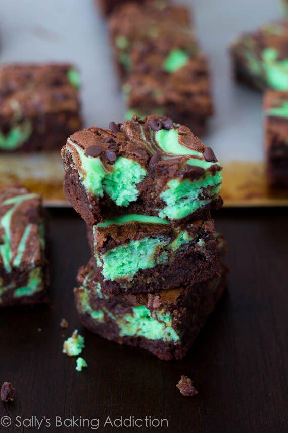Cravings4Food's tweet photo. Mint Chocolate Chip Cheesecake Brownies http://t.co/QnMlwz1OYR