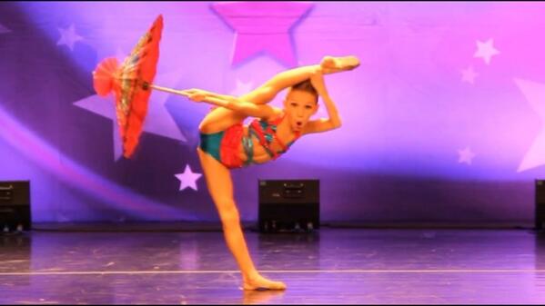 ClubDanceFan1's tweet photo. @freshfacesjenna 💥POP💥 💢DROP💢 AND 😍ROLL😍 http://t.co/q7evAhSrln