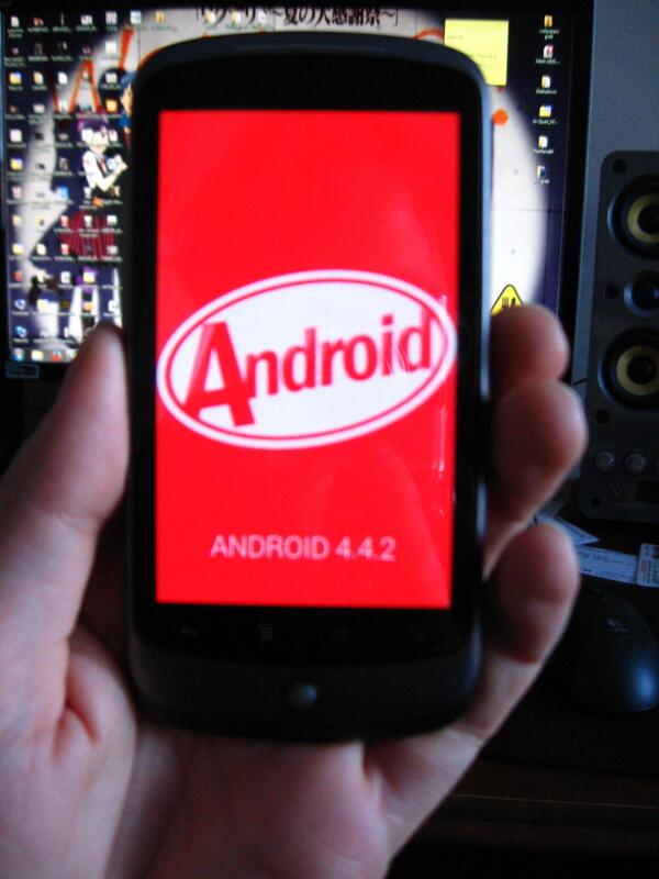 Marx_Kohler's tweet image. #Android443KitKat on my #NexusOne. Aww yeah! Now to test it in daily usage. So far it&apos;s impressively fluid!