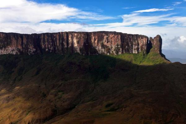 fondoin's tweet photo. "@YVKE_MUNDIAL: Parque Nacional Canaima: potencia turística de diversidad natural (+Fotos) http://t.co/4bT1JnNfIi http://t.co/5oDooqNNOL"