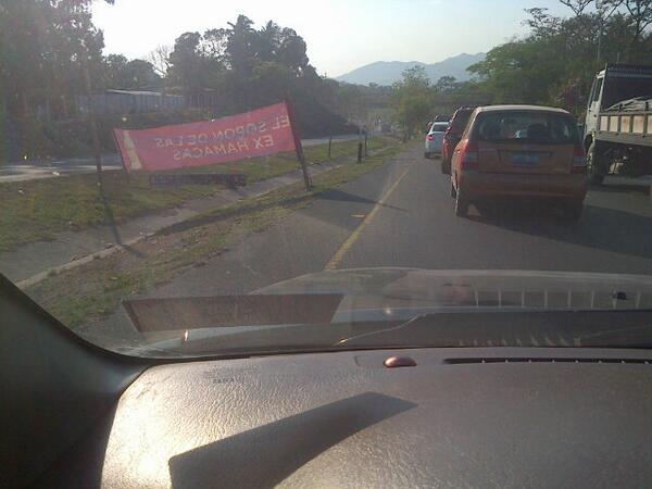 #TraficoSV Pesado en carretera de Oro hacia San Salvador a vuelta de rueda. Vía @Carlos11lopez