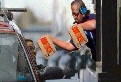 worIdstarr's tweet photo. AIGHT BITCH HERE'S YO HAPPY MEAL WITH A SIDE OF #yeet http://t.co/xy0ufkKRKj