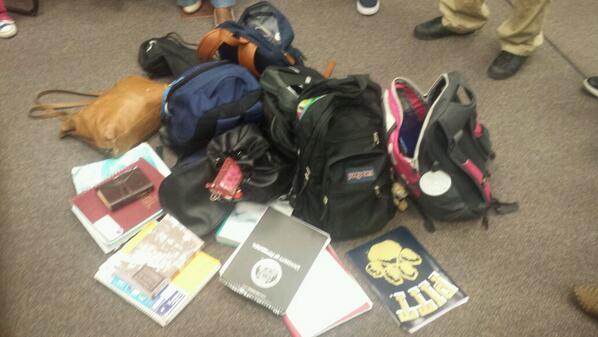 Keen_Carter's tweet image. Meanwhile in Ignite.... Gotta lay down those school burdens at the alter too @IgniteIV